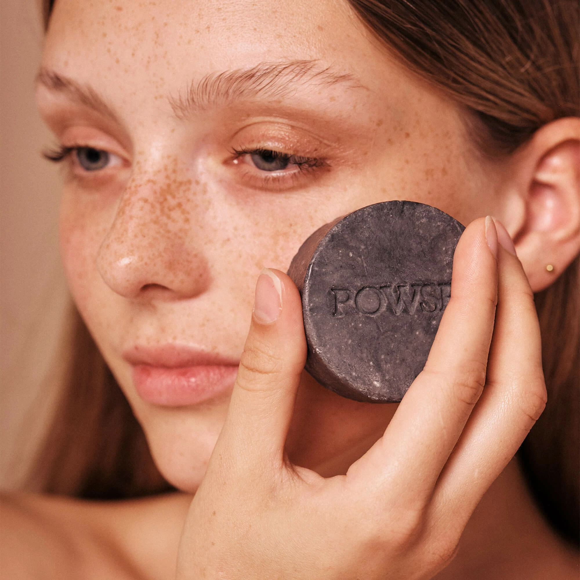 Nettoyant Visage Solide Charbon Actif & Bergamote Peau Mixte – Image 2