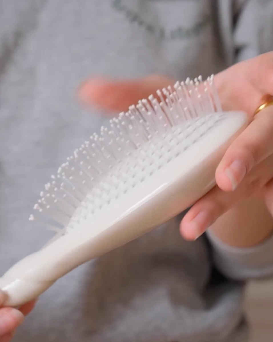 Brosse N°04 La Miracle Dêmêlante Et Massante – Image 2